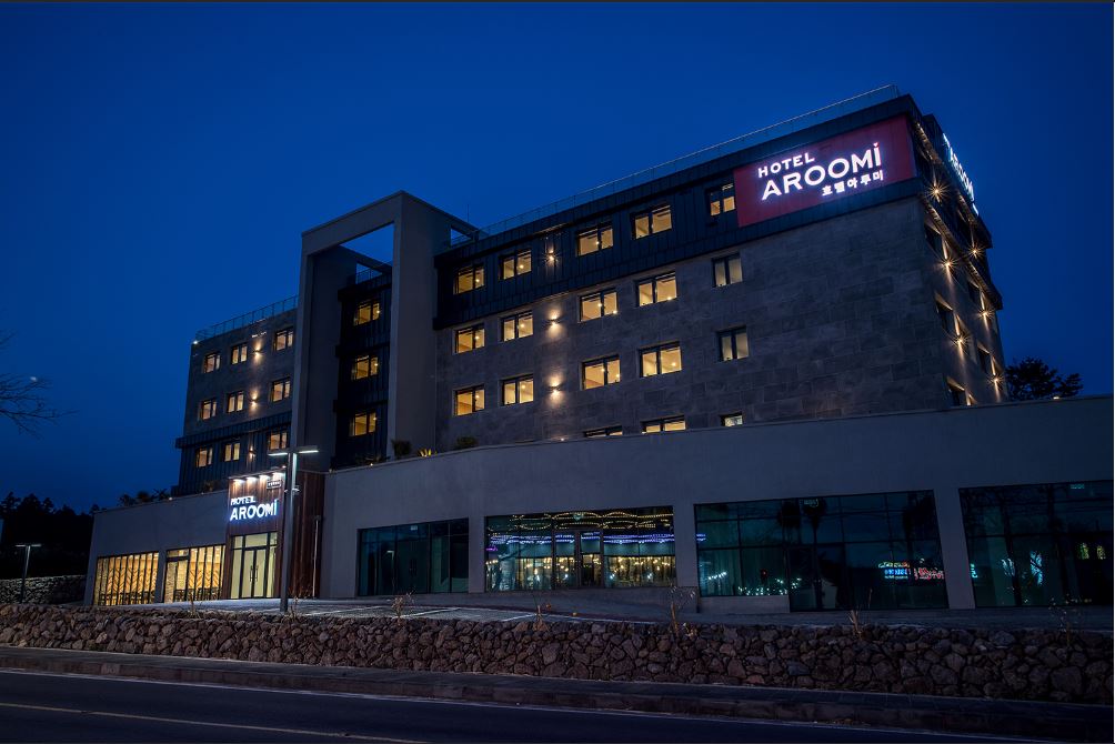                  Aroomi Hotel 